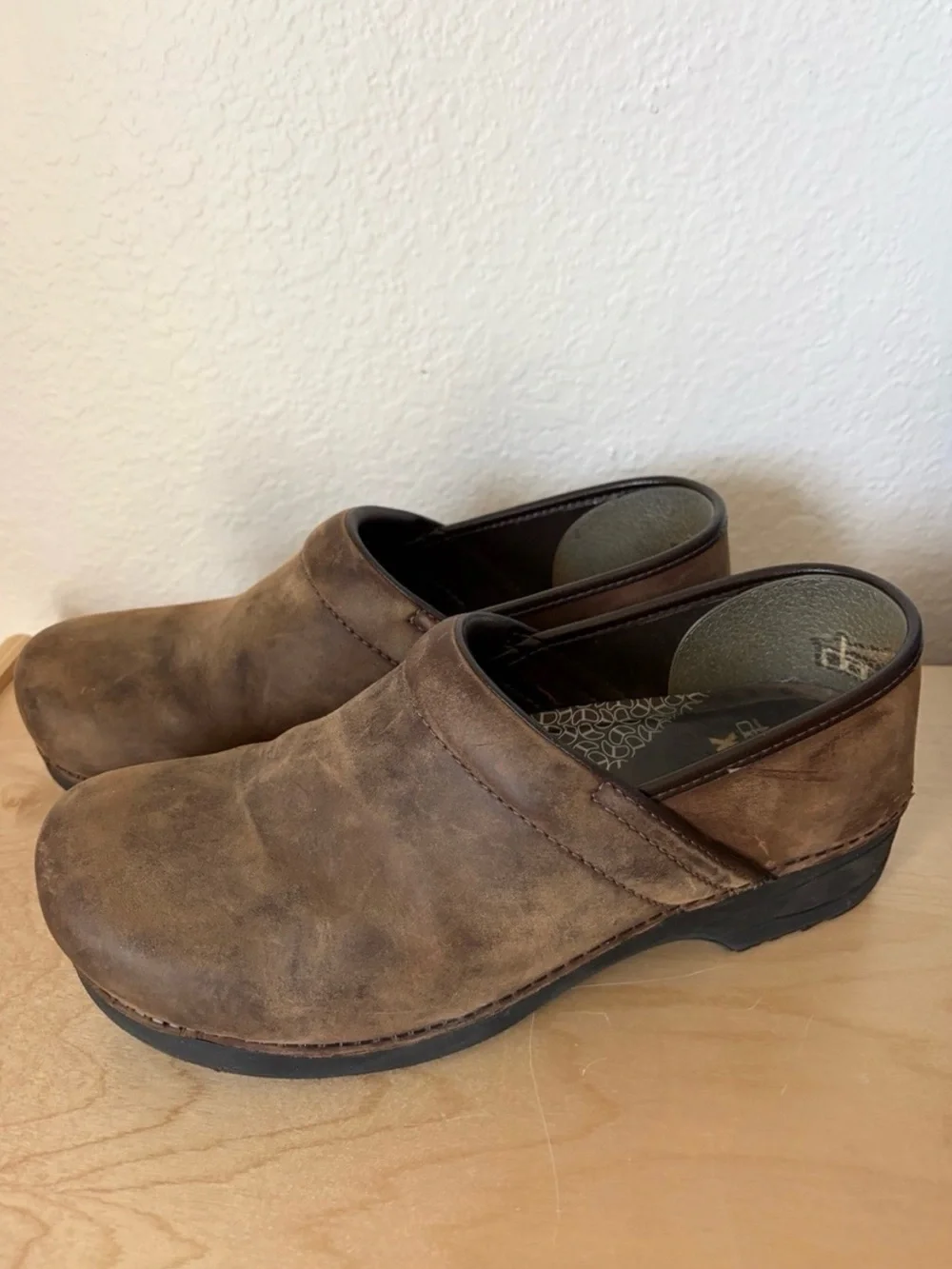 Dansko XP 2.0 size 45 Brown Leather Clogs